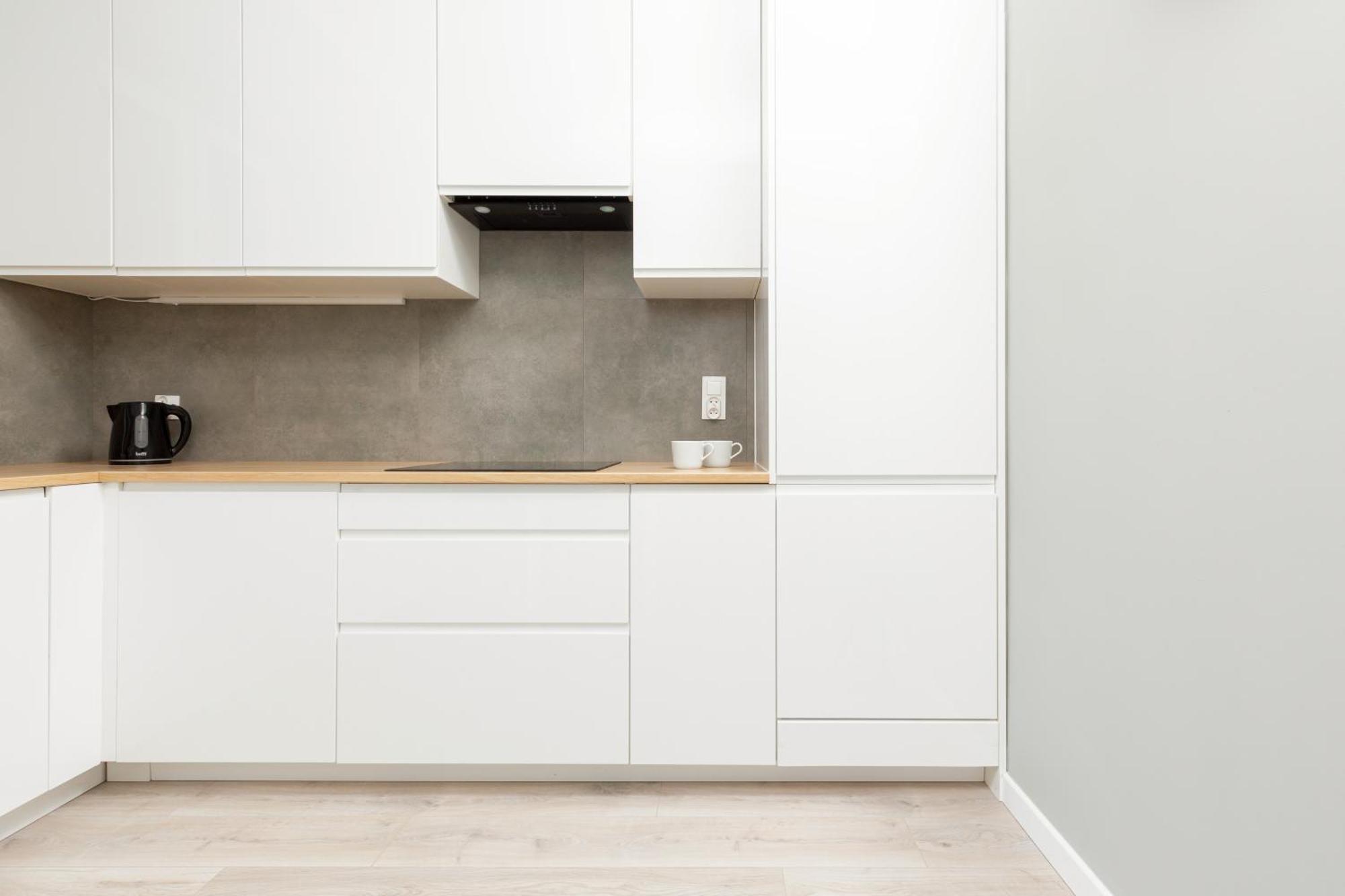 Central Apartment Emilii Plater By Noclegi Renters Varsó Kültér fotó