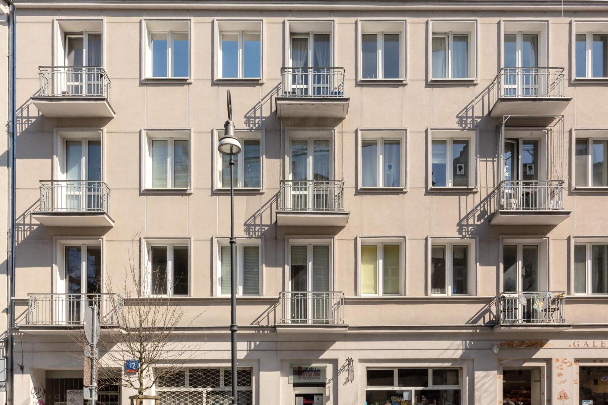 Central Apartment Emilii Plater By Noclegi Renters Varsó Kültér fotó